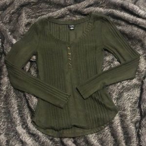 FREE WITH BUNDLE Green ribbed Henley shirt